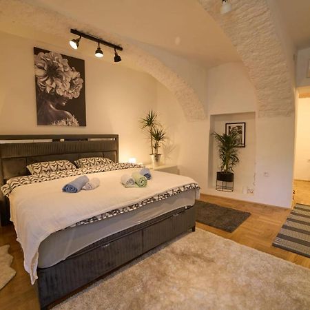 Downtown Secret Apartment Загреб Екстер'єр фото