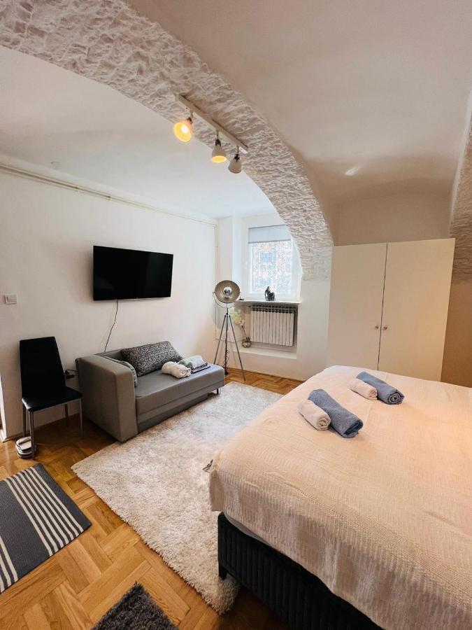 Downtown Secret Apartment Загреб Екстер'єр фото