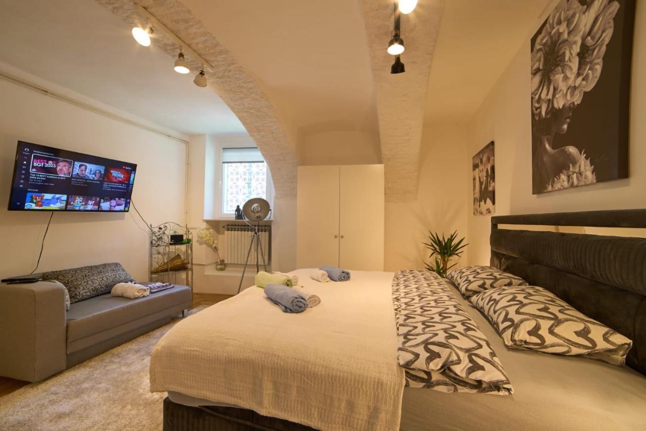 Downtown Secret Apartment Загреб Екстер'єр фото